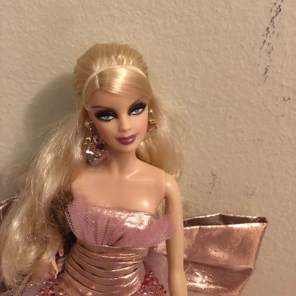 Beautiful 2009 Barbie Doll - from Barbie’s 50th Anniversary! - Picture 5 of 5